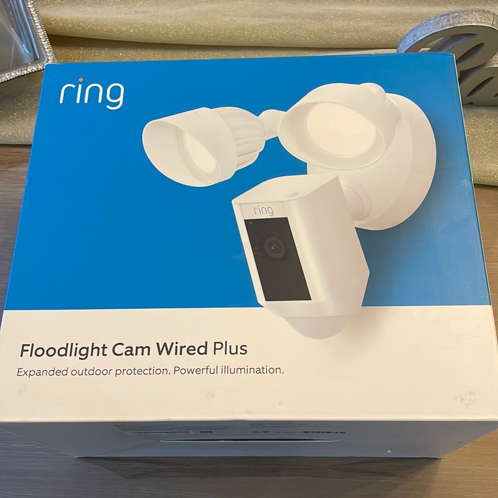 Ring Floodlight cam wired plus